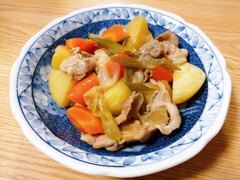 肉じゃがアレンジ☆豚肉とじゃがいも人参ねぎの煮物